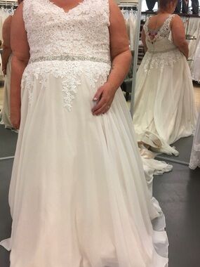 Mori Lee Ivory Lace Appliqué A-Line Wedding Dress with Beaded Waist